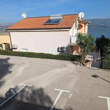 아파트 Helles Studioappartement Mit Grossem Balkon